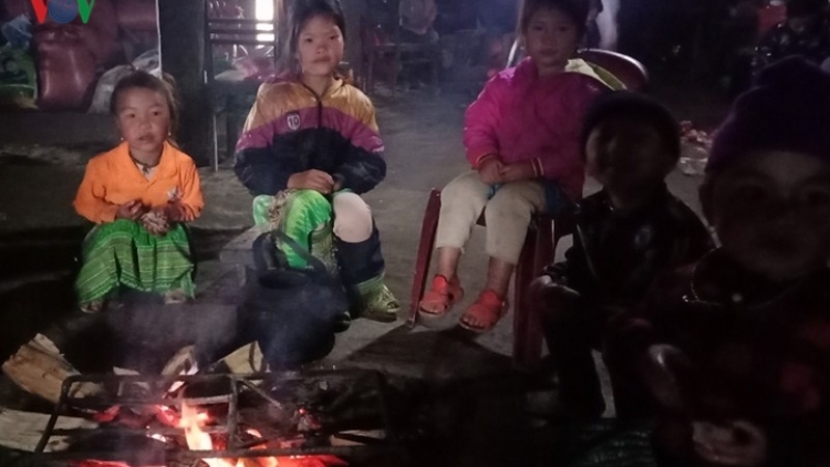 Các tỉnh miền Bắc nhiệt độ thấp 8 - 11 độ C; vùng núi cao dưới 3 độ C có khả năng xảy ra mưa tuyết, băng giá (Thời sự chiều 29/12/2018)
