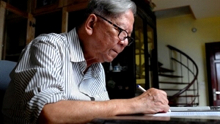 Nhạc sỹ Hoàng Vân, một tài năng lớn của âm nhạc Việt Nam, đã qua đời vào sáng nay. (Thời sự chiều 04/02/2018)
