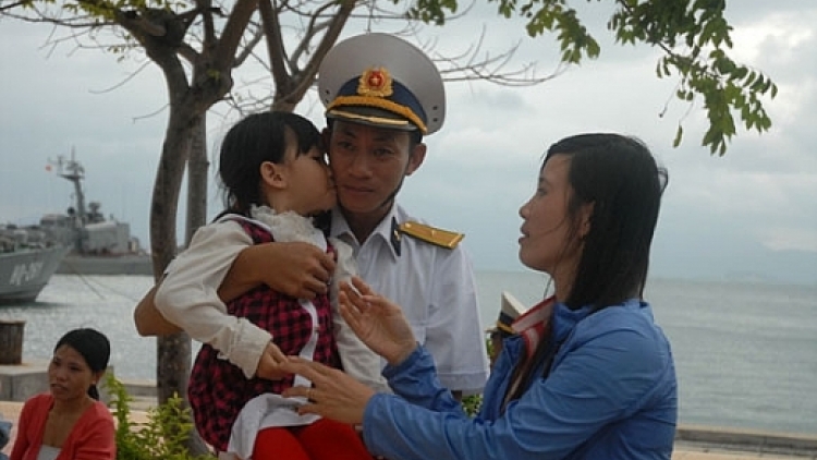 Trải lòng người vợ lính đảo Trường Sa (12/2/2018)