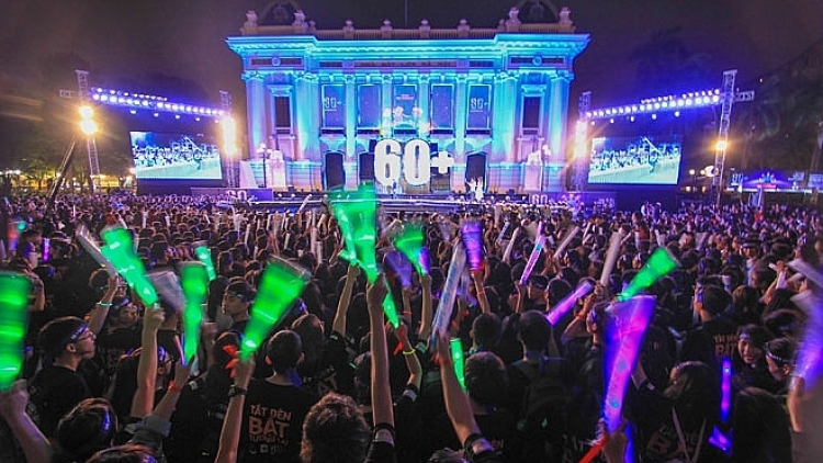 Giờ Trái đất 2018 với thông điệp “Hôm nay tôi sống xanh hơn” vừa diễn ra trong thời gian 1 giờ  tại tất cả 63 tỉnh, thành phố trong cả nước (Thời sự đêm 24/3/2018)