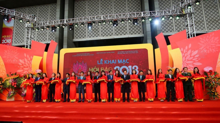 Khai mạc Hội báo toàn quốc 2018, khẳng định đóng góp của báo chí nước nhà trong thực hiện nhiều mục tiêu kinh tế - xã hội của đất nước, xây dựng, củng cố chính quyền và quảng bá hình Việt Nam (Thời sự chiều 16/3/2018)
