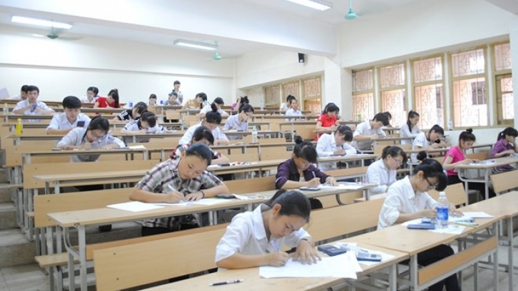 Áp lực thi cử: Gánh nặng chưa giảm (02/3/2018)