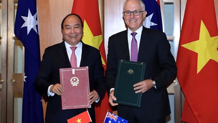 Thủ tướng Nguyễn Xuân Phúc và Thủ tướng Australia Malcolm Turnbull ký Tuyên bố chung về thiết lập quan hệ Đối tác Chiến lược giữa hai nước (Thời sự chiều 15/3/2018)