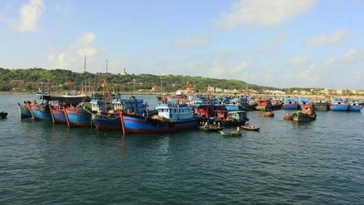 Bạch Long Vĩ, điểm tựa cho ngư dân vươn khơi bám biển (17/4/2018)