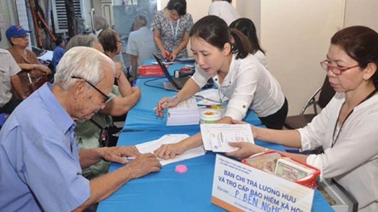 Quy định về tuổi nghỉ hưu thế nào cho hợp lý? (27/4/2018)