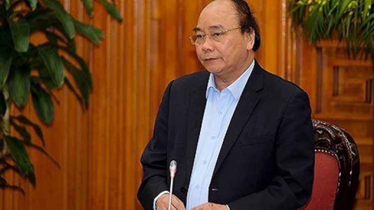 Thủ tướng Nguyễn Xuân Phúc yêu cầu từ nay trở đi, tất cả các bộ, ngành và địa phương không được phép bán quyền sử dụng đất theo kiểu giao, thương lượng và chỉ định mà phải bán theo giá thị trường bằng hình thức đấu giá công khai, minh bạch (Thời sự chiều 20/4/2018)