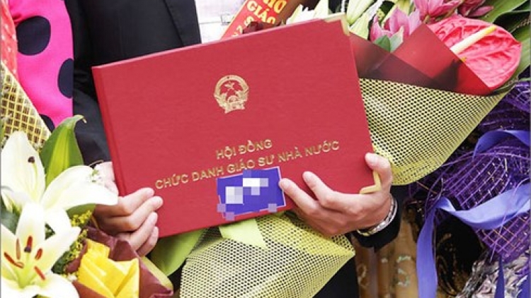 Hội đồng Chức danh giáo sư Nhà nước công bố danh sách 53 ứng viên đạt tiêu chuẩn giáo sư, phó giáo sư sau khi rà soát 94 hồ sơ ứng viên theo chỉ đạo của Thủ tướng Chính phủ (Thời sự đêm 3/4/2018)