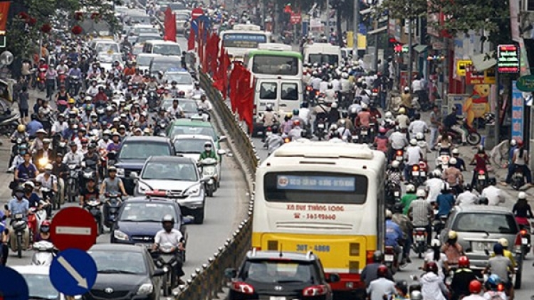 Giao thông tại Hà Nội và Thành phố Hồ Chí Minh ùn tắc nghiêm trọng, khi người dân quay trở lại thành phố làm việc sau kỳ nghỉ lễ 4 ngày (Thời sự chiều 1/5/2018)