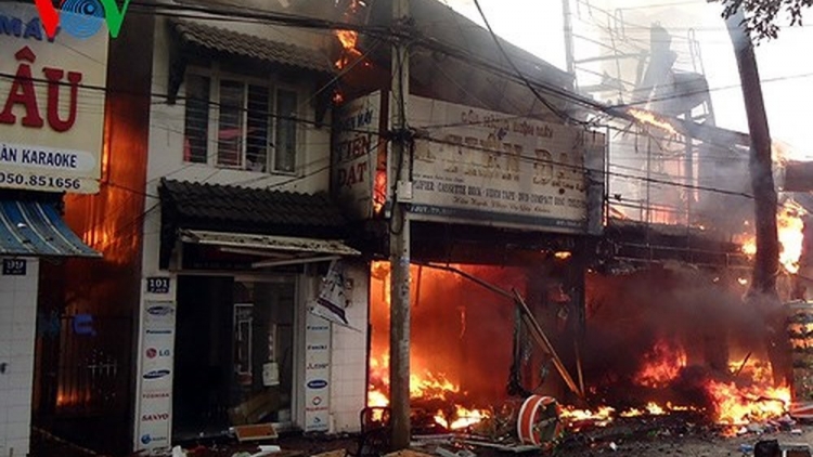 Những vụ hỏa hoạn gần đây và những bài học phải trả giá đắt (15/6/2018)