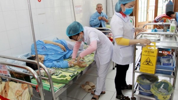 Điều chỉnh giá dịch vụ y tế: bệnh viện lo nguồn thu, dân lo chất lượng (17/7/2018)
