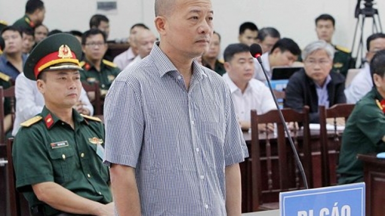 Viện Kiểm sát Quân sự Quân khu 7 đề nghị mức án 12-15 năm tù với bị cáo Đinh Ngọc Hệ tức “Út trọc” (Thời sự trưa 31/7/2018)