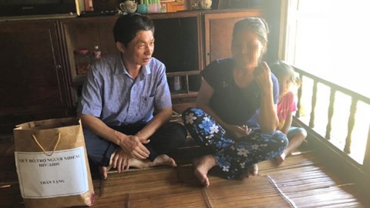 Vụ hàng chục người nghi nhiễm HIV ở Phú Thọ: Người tiêm chỉ tự phát khám ở nhà (13/8/2018)