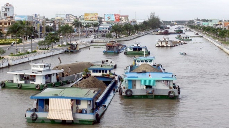 Bộ Giao thông vận tải thành lập tổ xác minh vụ lập quỹ đen ở Cục Đường thủy nội địa ( Thời sự đêm 1/8/2018)
