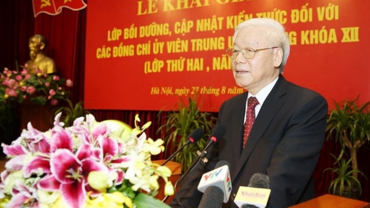 Tổng Bí thư Nguyễn Phú Trọng khai giảng Lớp bồi dưỡng, cập nhật kiến thức dành cho các Ủy viên Trung ương Đảng Khóa 12 (Thời sự chiều 27/8/2018)