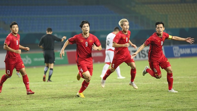 Việt Nam thắng Olympic Bahrain với tỷ số 1-0 trong khuôn khổ vòng 1/8 ASIAD 2018 (Thời sự đêm 23/8/2018)