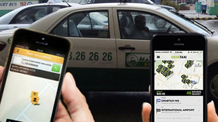 Có nên cho phép xe Grab không "gắn mào" như taxi truyền thống? (6/8/2018)