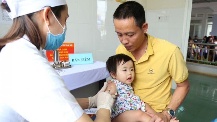 Những lưu ý khi đưa trẻ đi tiêm phòng (24/9/2018)