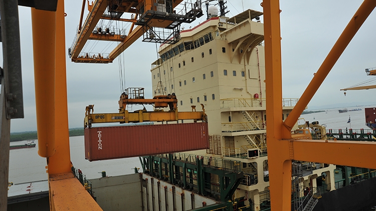 Việt Nam cần nhiều giải pháp để giảm nhập siêu dịch vụ (8/1/2019)