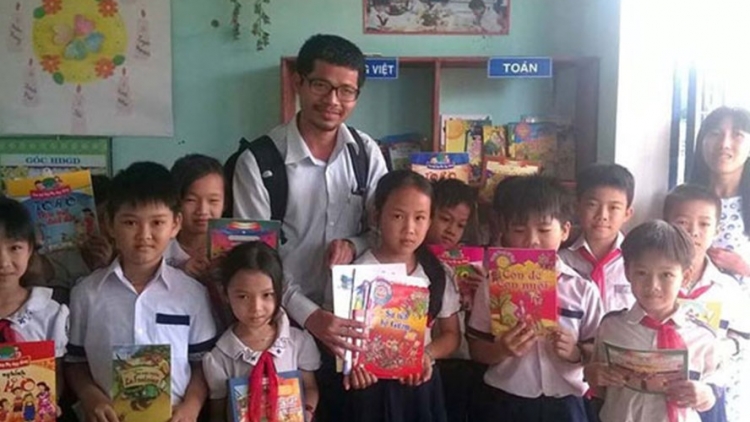 Mừng tuổi sách để gieo mầm tri thức cho con trẻ (10/1/2019)