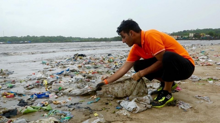 Hành trình làm sạch biển của vị luật sư Ấn Độ (28/10/2019)