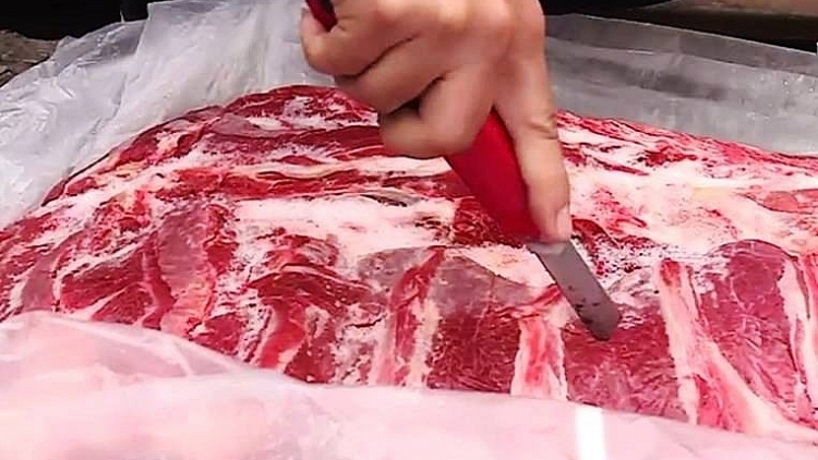 Hà Nội phát hiện nhập khẩu thịt trâu, nhưng gian lận bán giá thịt bò (11/10/2019)