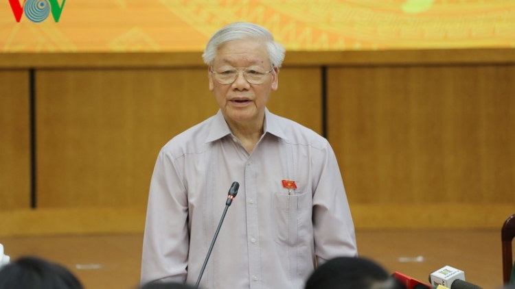 THỜI SỰ 18H00 CHIỀU 15/10/2019: Tiếp xúc cử tri thành phố Hà Nội, Tổng Bí thư, Chủ tịch nước Nguyễn Phú Trọng khẳng định: “Chúng ta không bao giờ nhân nhượng những gì thuộc về Độc lập chủ quyền, toàn vẹn lãnh thổ” - Đó là lợi ích của quốc gia dân tộc