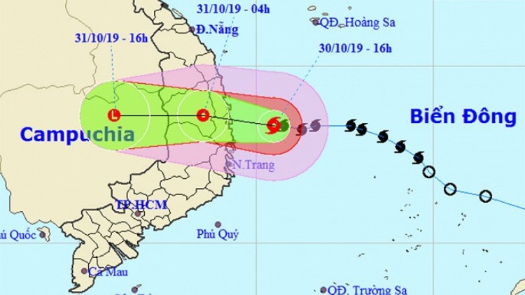 THỜI SỰ 21H30 ĐÊM 30/10/2019: Đêm nay, bão số 5 đổ bộ vào đất liền các tỉnh Quảng Ngãi, Bình Định, Phú Yên và sau đó suy yếu thành áp thấp nhiệt đới. Các tỉnh trong vùng bị ảnh hưởng đã tích cực nhiều giải pháp ứng phó. Học sinh tại Quảng Ngãi sẽ được nghỉ học trong ngày mai