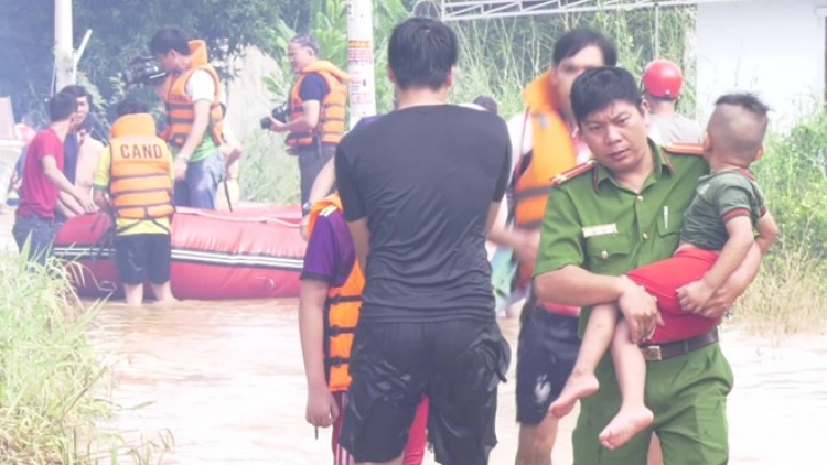 THỜI SỰ 21H30 ĐÊM 3/10/2019: Thành phố Đồng xoài của tỉnh Bình Phước hứng chịu trận lũ lớn nhất trong 10 năm qua