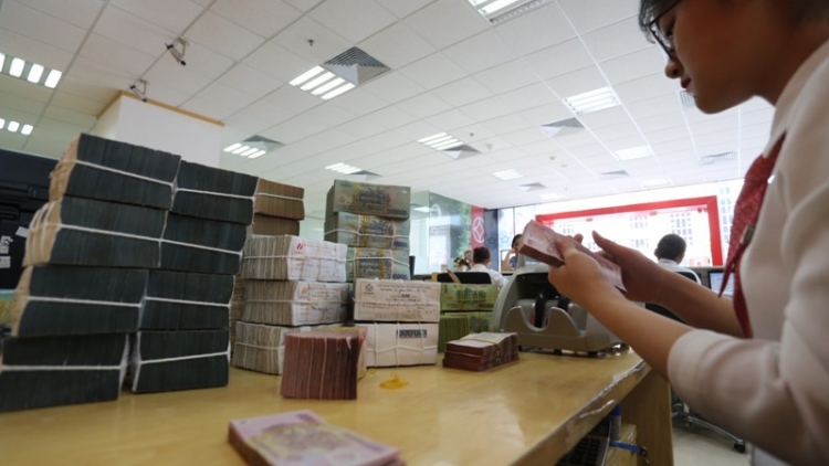 Nhiều ngân hàng chạm trần hạn mức tăng trưởng tín dụng (14/10/2019)