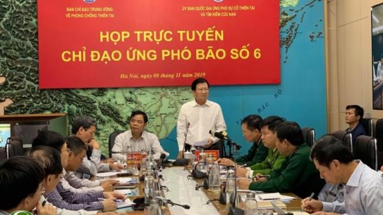 THỜI SỰ 18H CHIỀU 8/11/2019: Bão số 6 dự báo diễn biến phức tạp với sức gió mạnh nhất vùng gần tâm bão mạnh cấp 12, giật cấp 15.