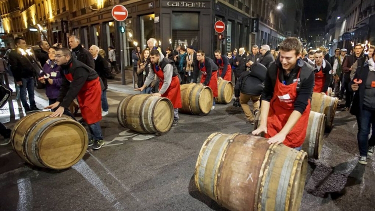 Lễ hội rượu vang truyền thống Beaujolais Nouveau: Một trong những lễ hội rượu vang được tổ chức hàng năm lớn nhất thế giới của Pháp (23/11/2019)