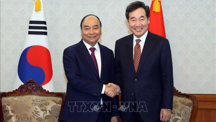 THỜI SỰ 18H00 CHIỀU 28/11/2019: Trong khuôn khổ chuyến thăm chính thức Hàn Quốc, Thủ tướng Chính phủ Nguyễn Xuân Phúc hội kiến với Thủ tướng Hàn Quốc Lee Nak Yeon và Chủ tịch Quốc hội Hàn Quốc Moon Hee Sang