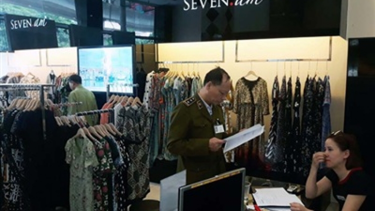 Tổng kiểm tra 5 điểm kinh doanh thời trang thương hiệu Seven.Am trên địa bàn Hà Nội (12/11/2019)