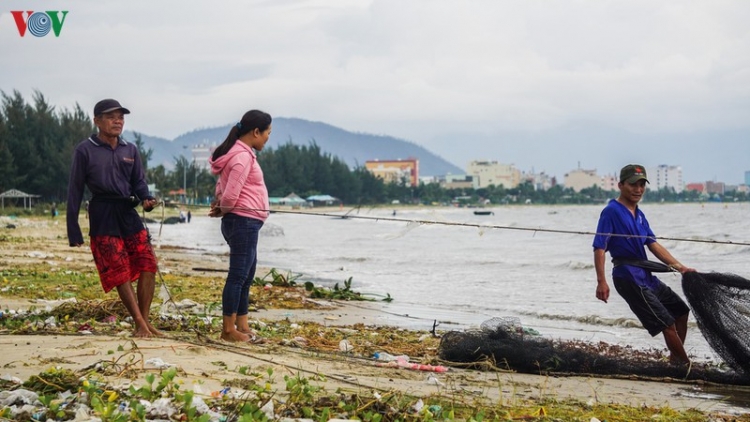 THỜI SỰ 21H30 ĐÊM 2/11/2019: Đã xuất hiện một vùng áp thấp trên biển Đông, miền Trung có thể tiếp tục đón bão trong tuần tới