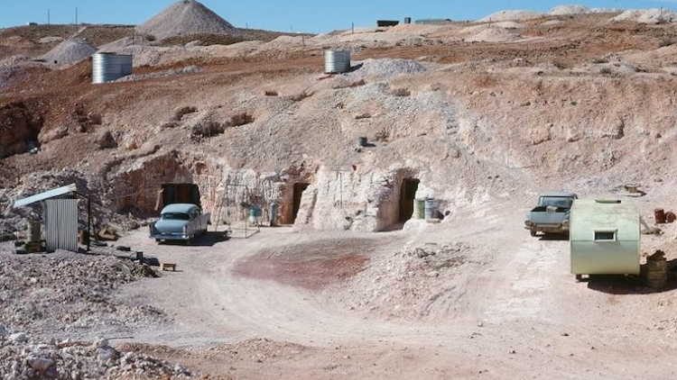 Thị trấn Coober Pedy, Australia hàng nghìn ngôi nhà nằm sâu dưới lòng đất: Không chỉ thú vị mà còn là một lối sống bền vững với sự khắc nghiệt của thiên nhiên (1/12/2019)