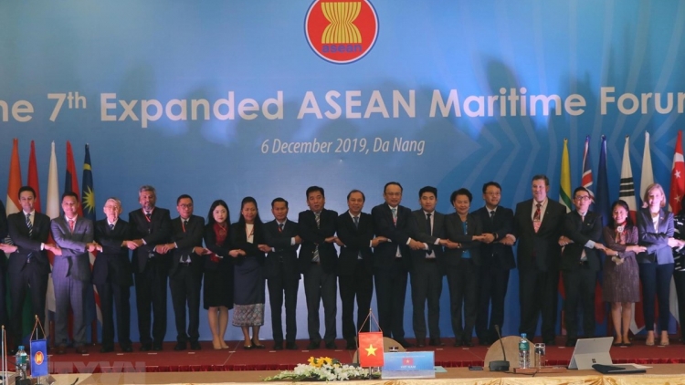 THỜI SỰ 12H TRƯA 6/12/2019: Khai mạc diễn đàn Biển ASEAN mở rộng lần thứ 7 với sự tham dự của các quan chức chính phủ, nhà nghiên cứu 10 nước ASEAN và 8 nước đối tác-đối thoại của ASEAN.