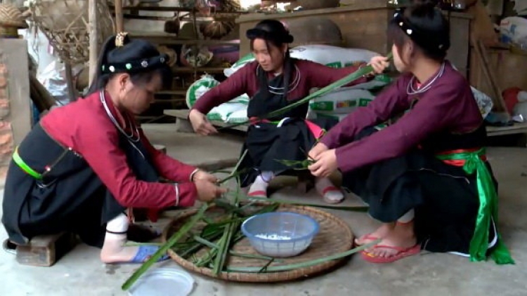 Món “bánh chim Gâu” của người Cao Lan, đặc sản vùng Tây Bắc (1/2/2019)