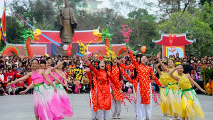 Đi tìm những vẻ đẹp trong lành của Hội Xuân qua các tác phẩm thơ và nhạc (10/2/2019)