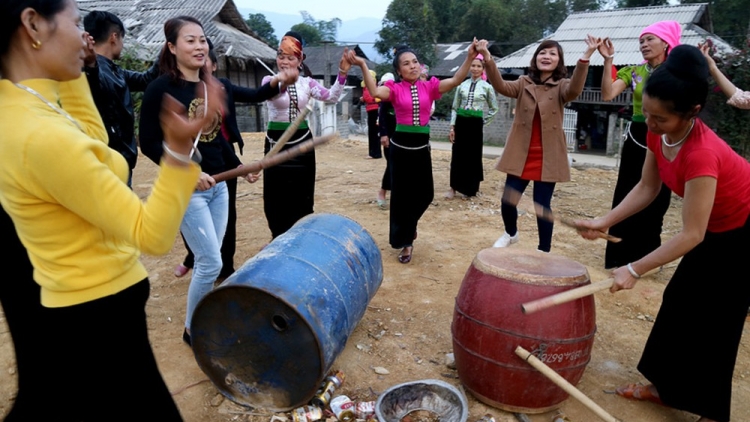 Vùng cao Yên Bái: những giai điệu ngọt ngào qua lời hát “khắp lỉn chiêng” (tức là hát chơi xuân) của người Tày Mường Lai (2/2/2019)