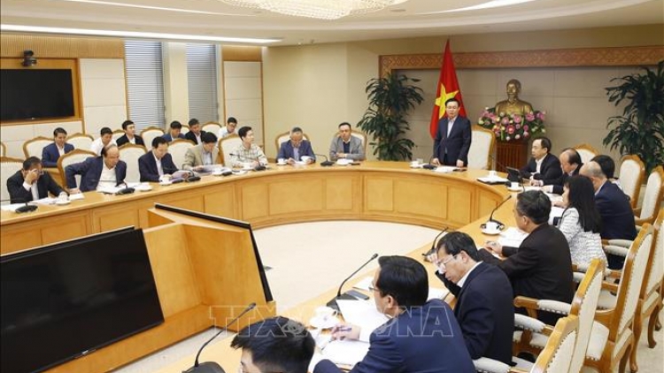 Họp Ban chỉ đạo xử lý 12 dự án yếu kém của Ngành Công Thương, Phó Thủ tướng Vương Đình Huệ nhận định: Các vướng mắc pháp lý như “hóc xương” cần phải giải quyết (Thời sự chiều 27/3/2019)