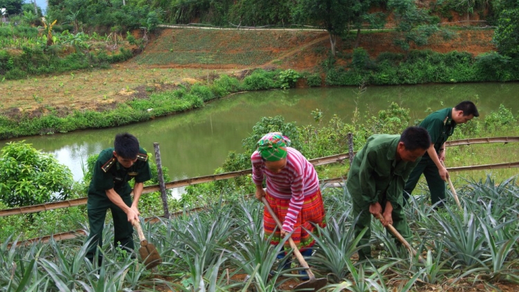 Những mô hình các chiến sĩ biên phòng giúp người dân thoát nghèo và vươn lên làm giàu (2/3/2019)