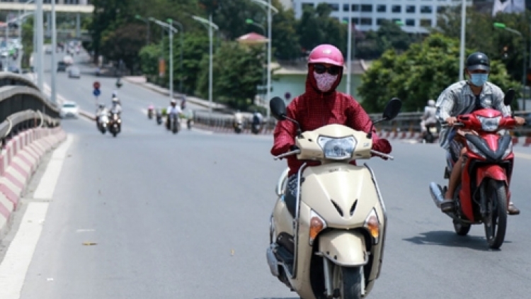 Hôm nay, nắng nóng tiếp tục diễn ra gay gắt tại nhiều địa phương trong cả nước (Thời sự trưa 24/4/2019)