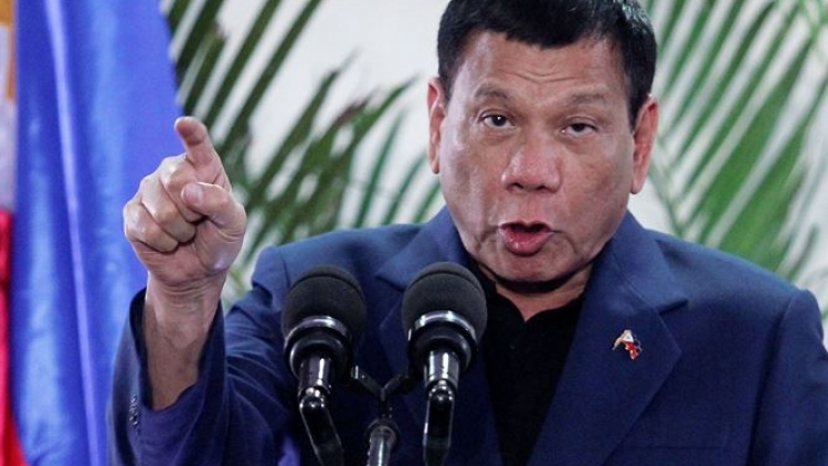 Tổng thống Philippines "tuyên chiến" với Canada vì rác (26/4/2019)