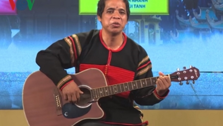 Nghị lực của người đàn ông Êđê bị mù bẩm sinh (20/4/2019)