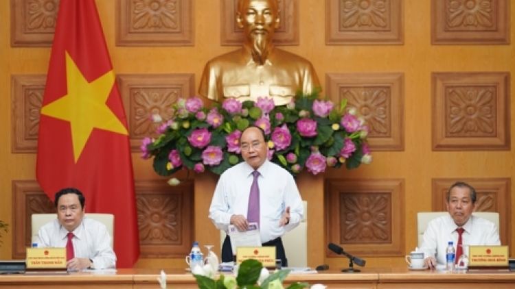Dự Hội nghị liên tịch thường niên giữa Chính phủ và Uỷ ban Trung ương Mặt trận Tổ quốc Việt Nam, Thủ tướng Nguyễn Xuân Phúc nêu vấn đề vì sao có chuyện quan liêu, xa dân, và phải hóa giải vấn đề này như thế nào? (Thời sự đêm 24/4/2019)