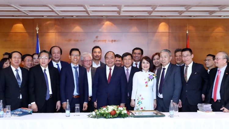 Thủ tướng Nguyễn Xuân Phúc tiếp Ban chấp hành Liên hiệp Hội người Việt tại châu Âu và thăm Đại sứ quán Việt Nam tại Cộng hòa Séc (Thời sự trưa 17/4/2019)
