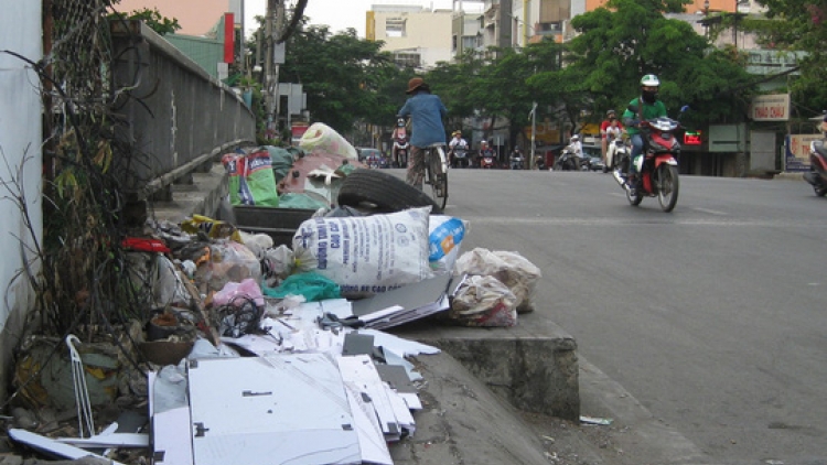 Nạn xả rác bừa bãi: Chìa khóa vạn năng là giáo dục và pháp luật (6/5/2019)