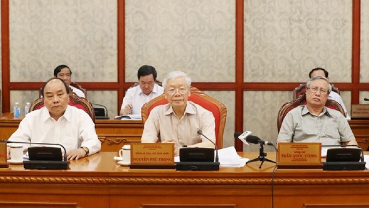 THỜI SỰ 18H00 CHIỀU 15/5/2019: Tổng Bí thư, Chủ tịch nước Nguyễn Phú Trọng chủ trì họp Bộ Chính trị cho ý kiến về công tác chuẩn bị cho Hội nghị Trung ương 10 khoá XII; Kỳ họp thứ 7 Quốc hội khoá XIV và một số vấn đề quan trọng khác