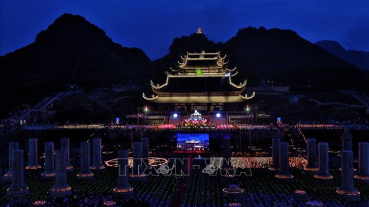 THỜI SỰ 21H30 ĐÊM 13/5/2019: Thiêng liêng đêm hoa đăng cầu nguyện hòa bình thế giới tại Vesak 2019.