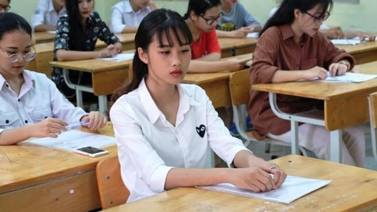 THỜI SỰ 18H CHIỀU 25/6/2019: Gần 900 000 thí sinh hoàn thành hai môn thi đầu tiên của kỳ thi Trung học phổ thông Quốc gia.